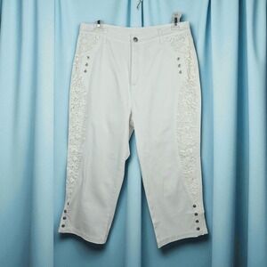 Lafei-Nier Woman White Capri Pants Size‎ 12 Lace Detail Cropped Casual Stretchy